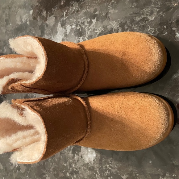 UGG Girls Toddlers Keelan Boots - Size 10 - Picture 2 of 4